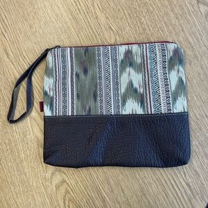 Pistil Wristlet